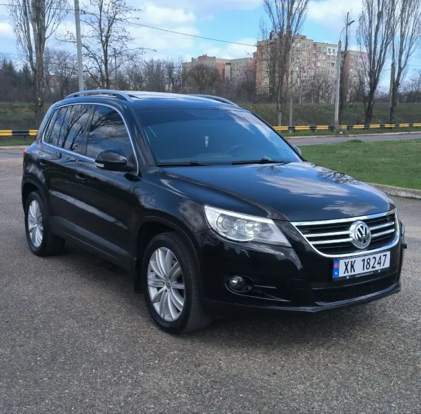 Volkswagen Tiguan, 2011