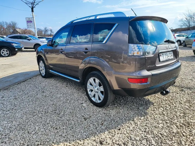 Mitsubishi Outlander, 2011