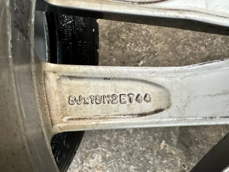 Продам r18 Volkswagen