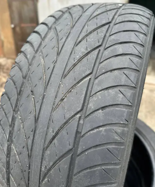 Комплект летних шин 275/45/20