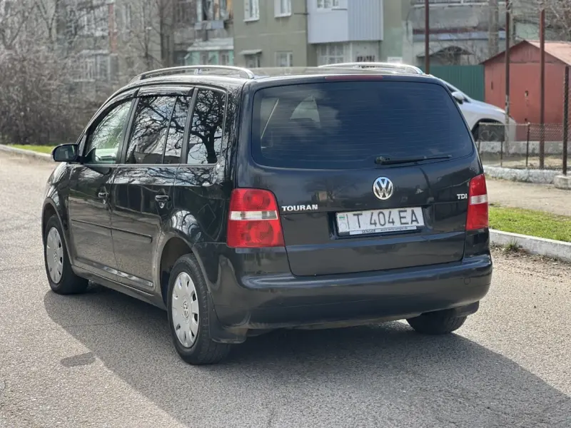 Volkswagen Touran, 2005