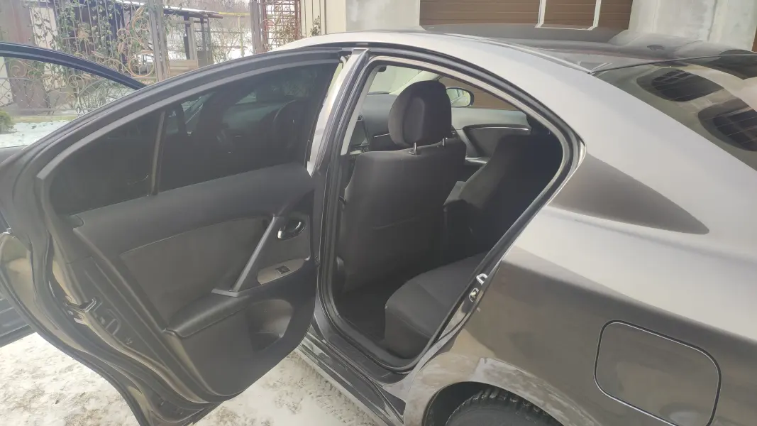 Toyota Avensis, 2009