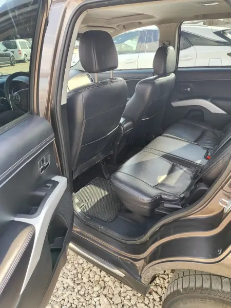 Mitsubishi Outlander, 2011