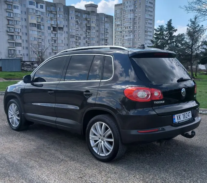 Volkswagen Tiguan, 2011