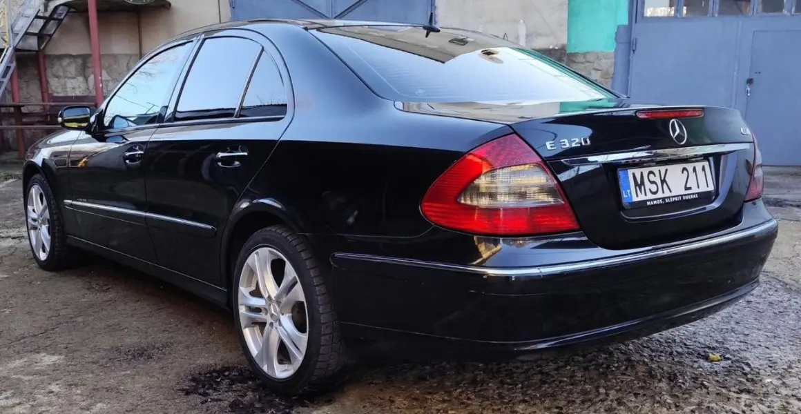 Mercedes-Benz E-Class, 2009