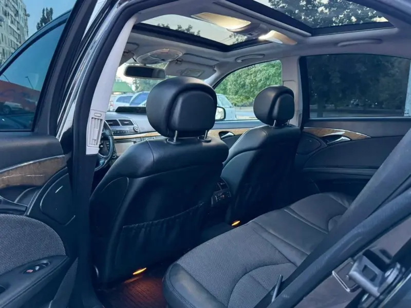 Mercedes-Benz E-Class, 2009