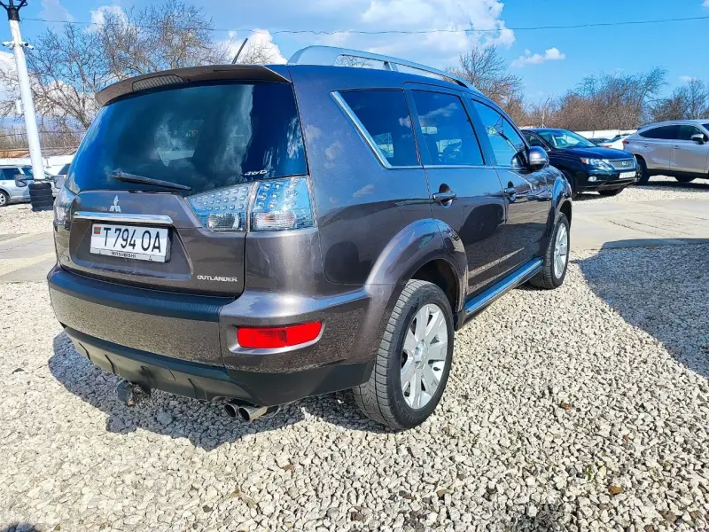 Mitsubishi Outlander, 2011